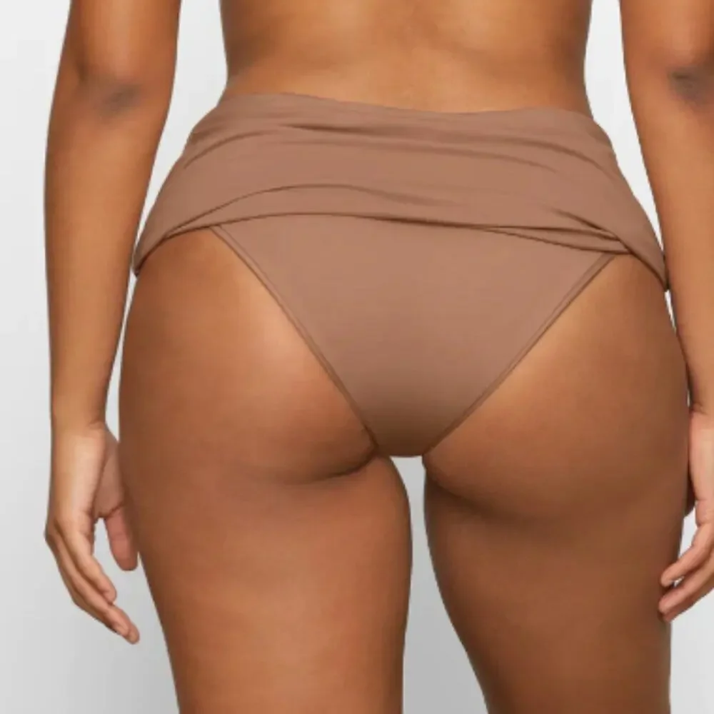 * New SKIMS  Shaping Swim Ruched Underwire Bikini Size XS